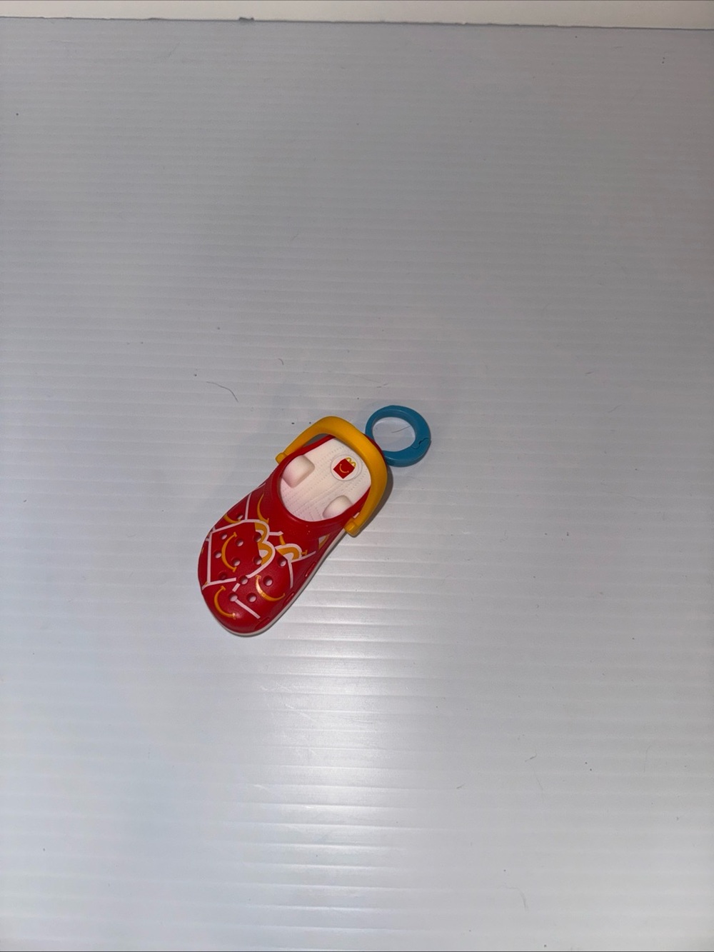 Exclusive No 2 CROCS Plastic Keychain Clip 2024 McDonald's HAPPY MEAL TOYS RED - Picture 6 of 11